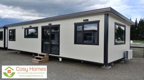 2-bdrm Cosy Home showing adjustable concrete feet